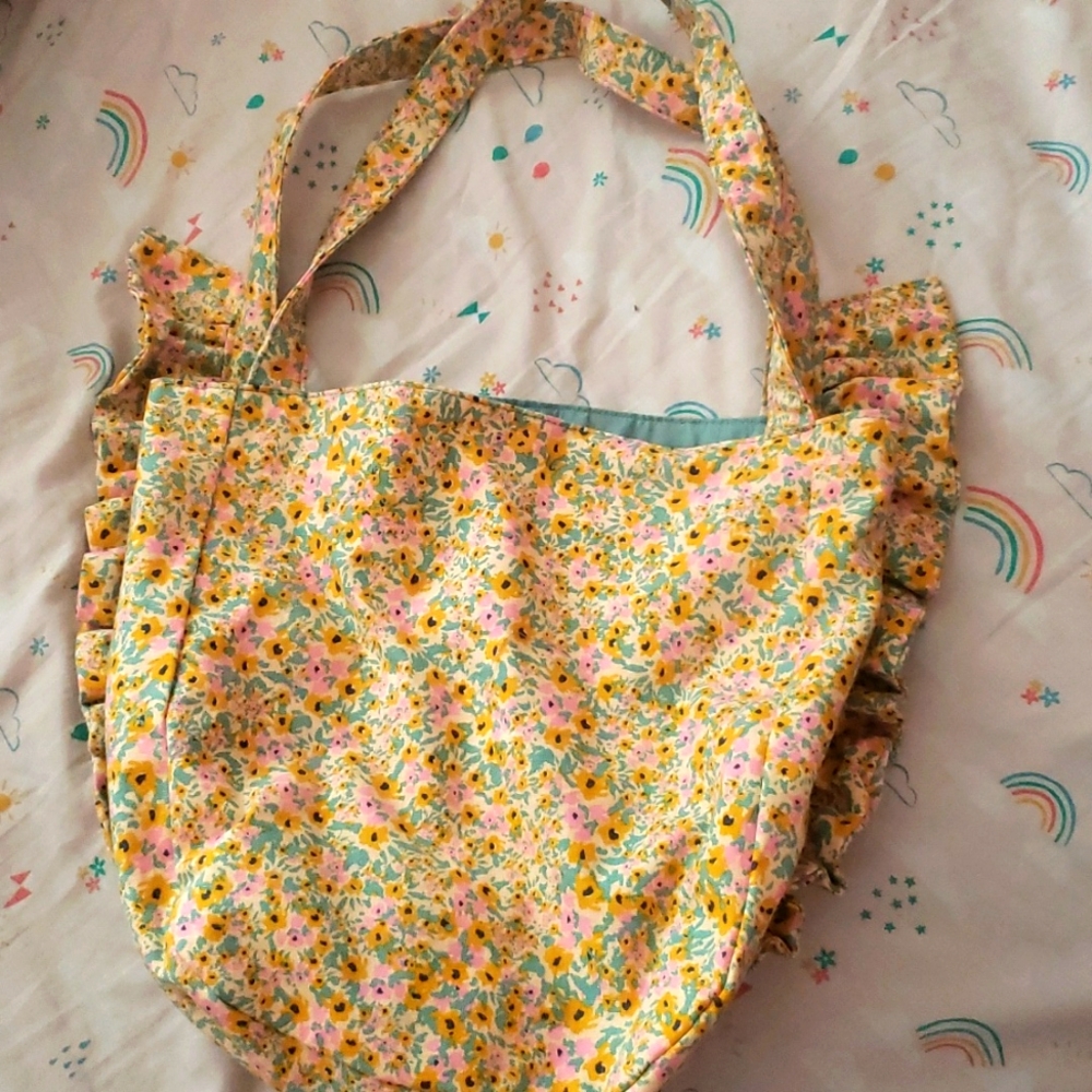 Flower print shoulder bag